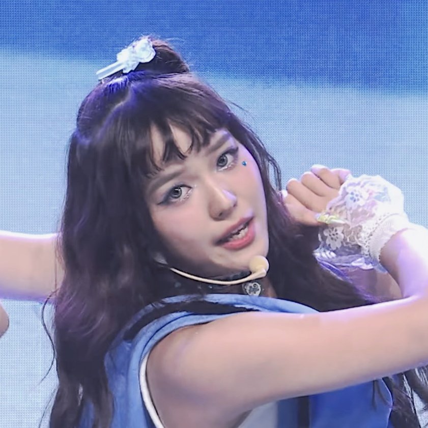 Azm51o1's tweet image. 髪型のせいかジュリアちゃんがいつもより幼く見える🥰かわいいーー!🧡🧡🧡
#PUPPETSHOW ＃JURIA
#XG_PUPPETSHOW
#SIMPLYKPOP
#XG #ALPHAZ