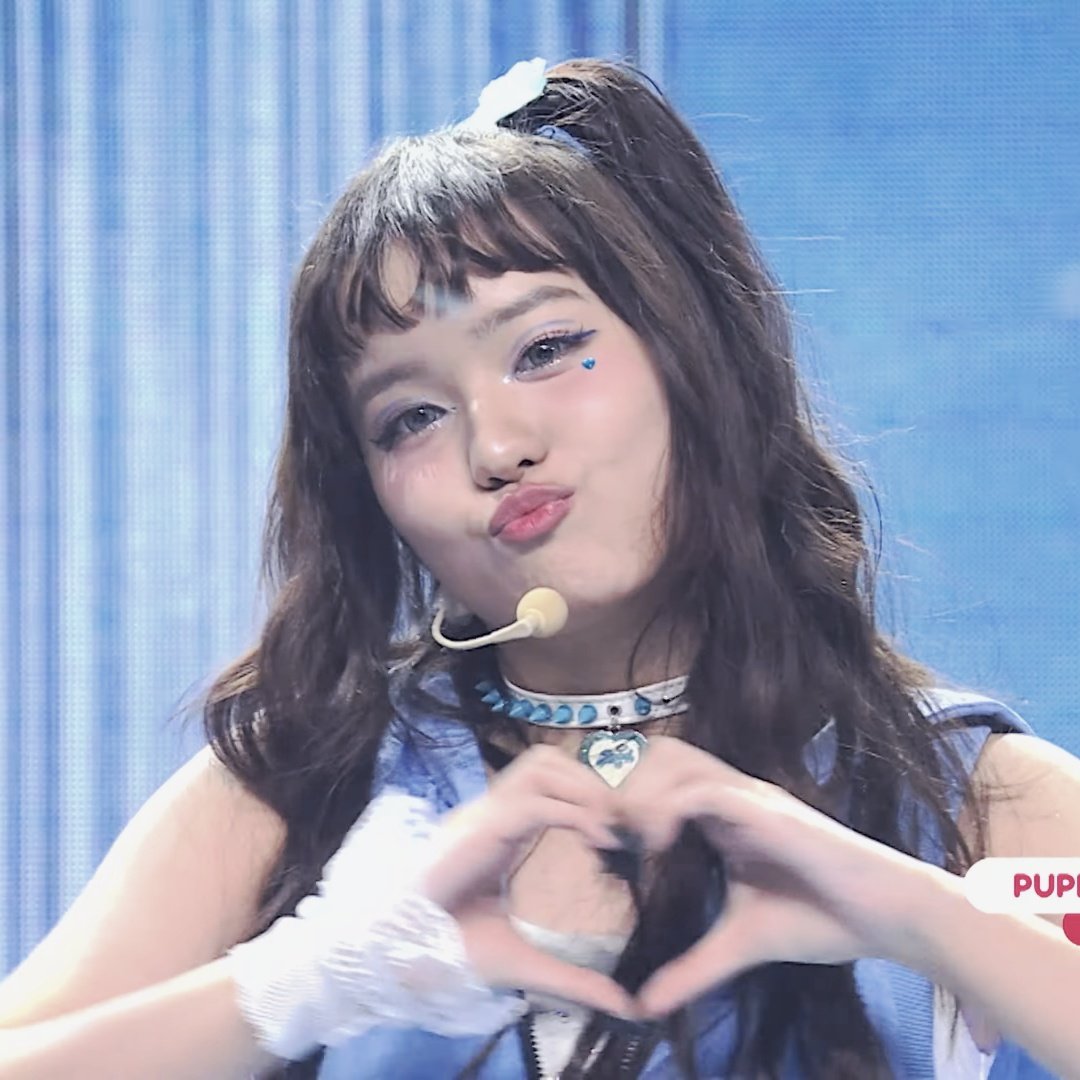 Azm51o1's tweet image. 髪型のせいかジュリアちゃんがいつもより幼く見える🥰かわいいーー!🧡🧡🧡
#PUPPETSHOW ＃JURIA
#XG_PUPPETSHOW
#SIMPLYKPOP
#XG #ALPHAZ