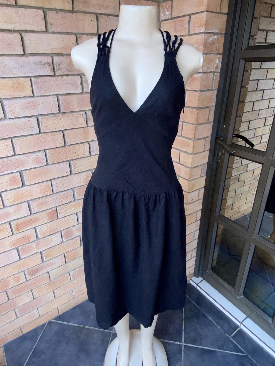 Approximately size 34
M100.00