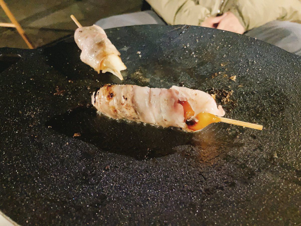 yaaakun_camp's tweet photo. 【キャンプ飯】この前のキャンプでもみたらし団子豚肉巻きしてしまいました。。笑 これホントに美味しいし簡単なのでオススメです😆👍
#みたらし団子豚肉巻き #キャンプ飯 #campmeal #campphoto #campdinner #キャンプ最高 #奈良キャンプ場 #奈良オススメキャンプ場 #camplike https://t.co/X1N0jMg5C2