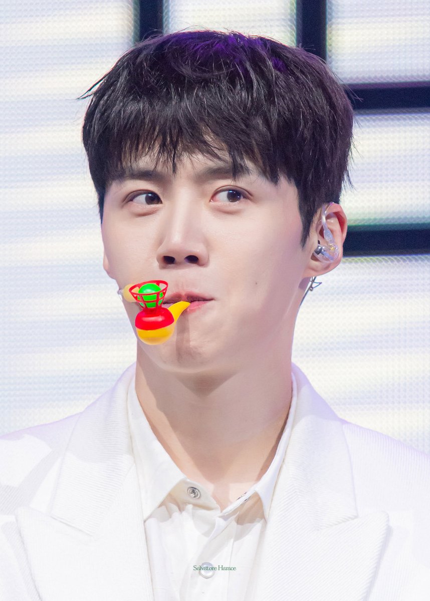 LikeuSeonho's tweet photo. 아오 귀여워🤣🤣 https://t.co/qQ0M4WB6OR