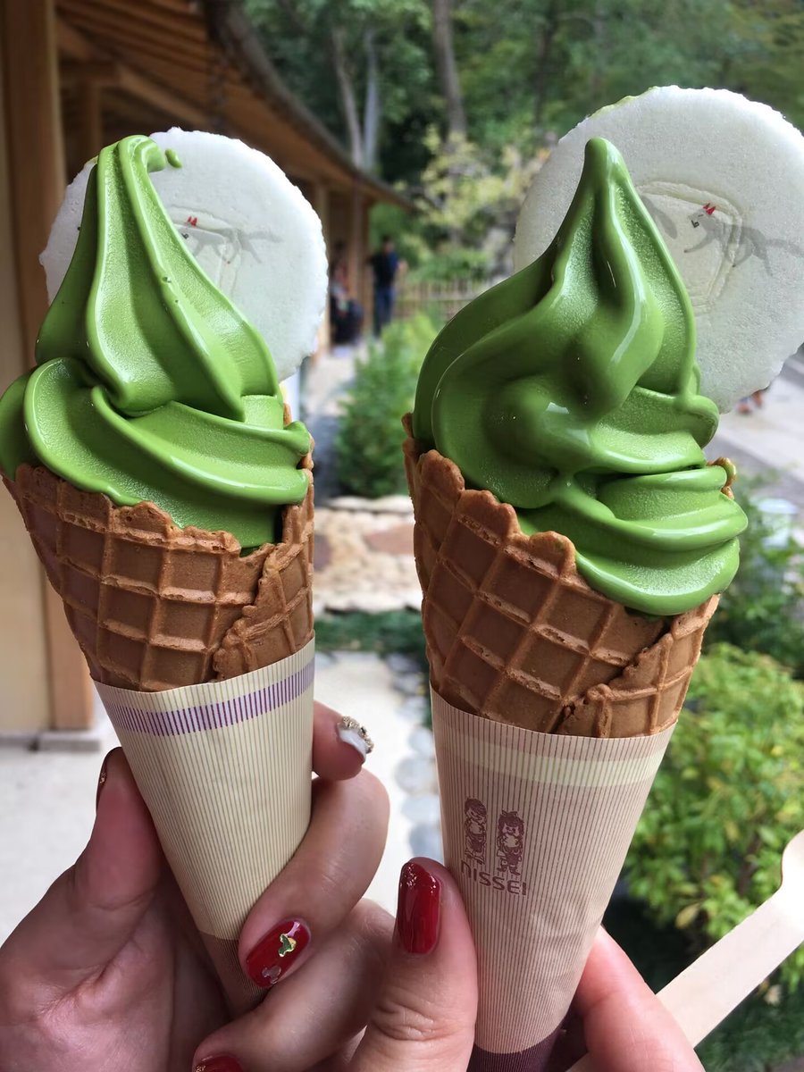 Token24680eth's tweet image. Photos of eating ice cream with friends in Japan, I miss them so much😊