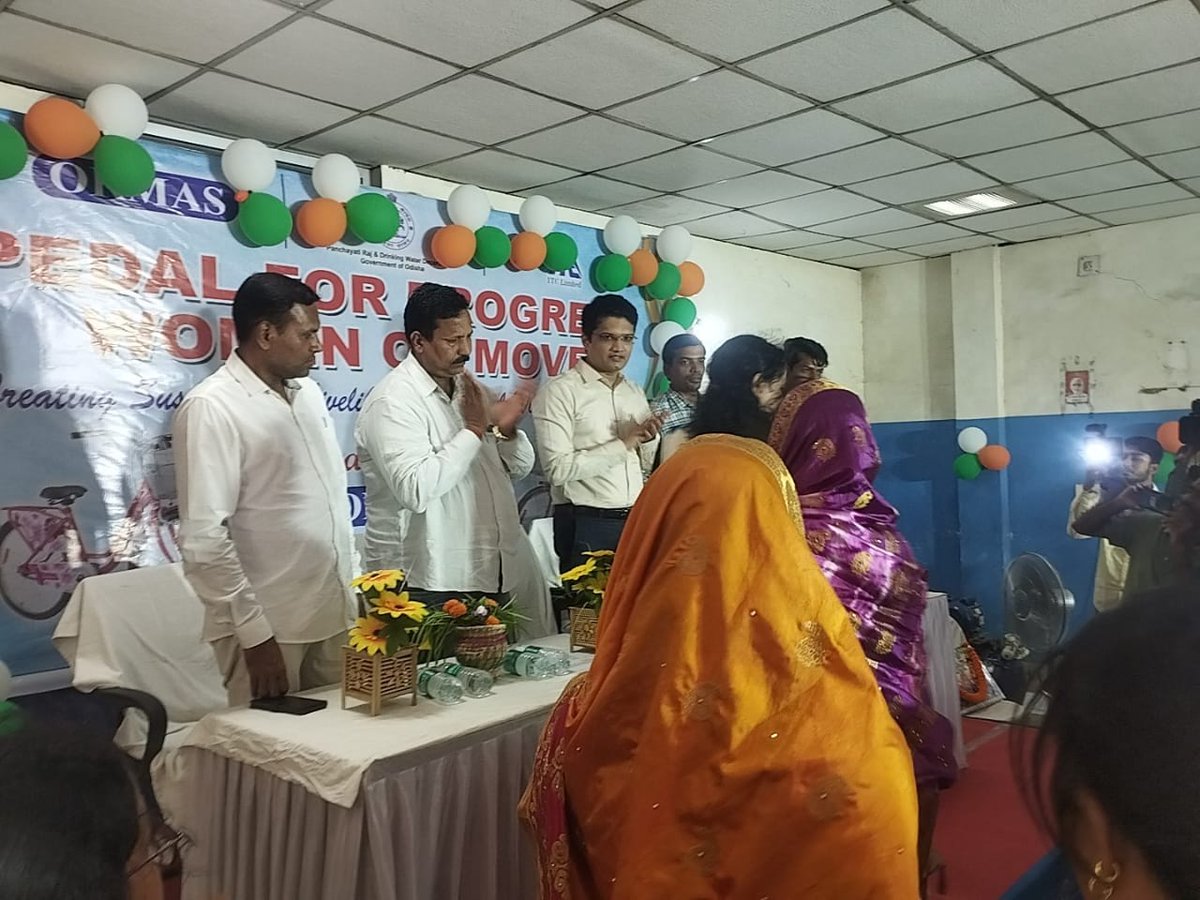 DMBaleshwar's tweet photo. Ensuring mobility to the WSHG groups, Bicycles have been distributed to beneficiaries under #PedalForProgress initiative.
@CMO_Odisha @MoSarkar5T @ormas_odisha @mission_shakti https://t.co/3nikNWdfr7