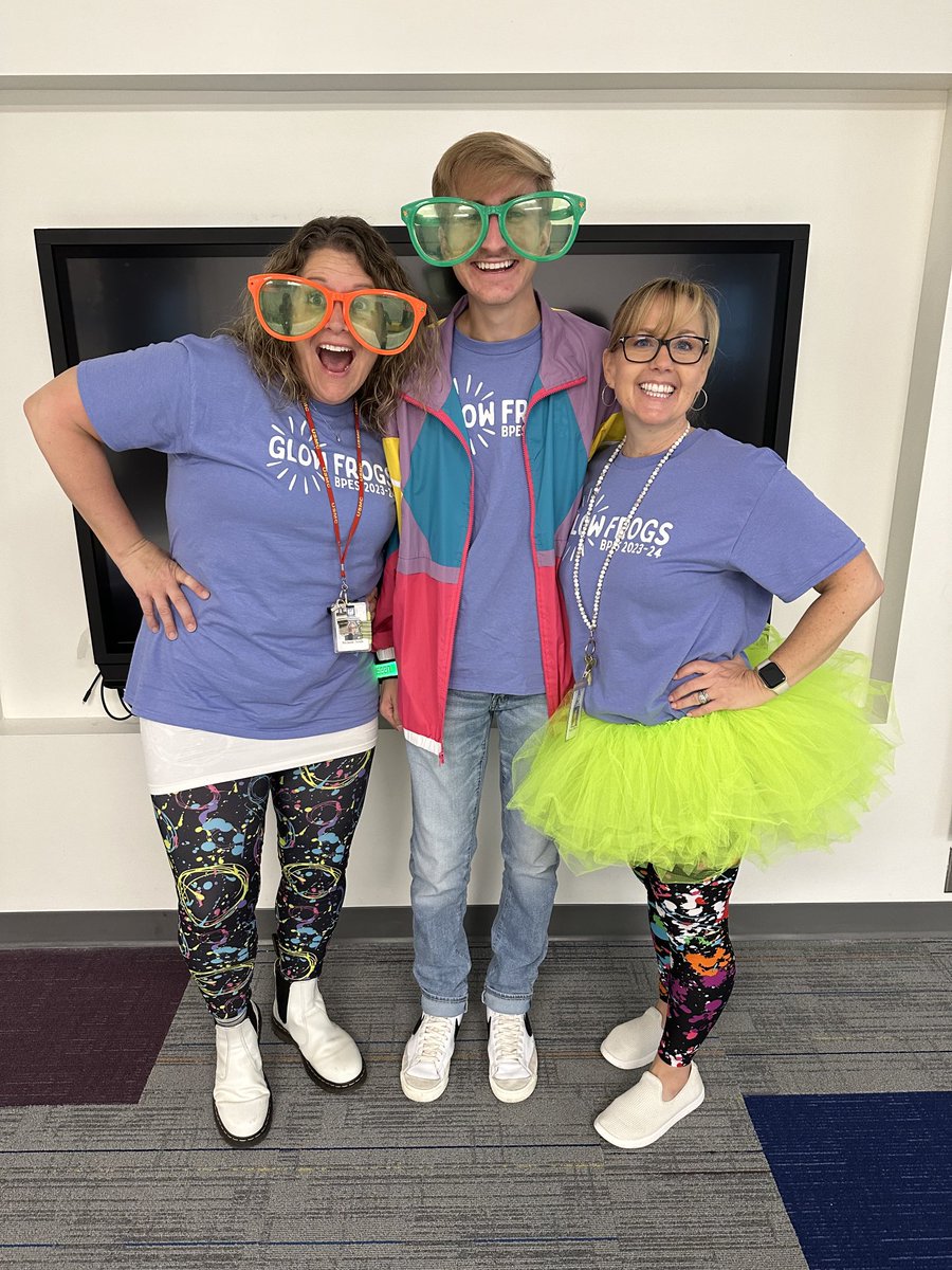 5th grade is ready for the GLOW PARTY!!! ❤️🐸 ⁦<a href="/BartonPondES/">Barton Pond Elementary School</a>⁩ ⁦<a href="/BartonPondPTA/">Barton Pond PTA</a>⁩