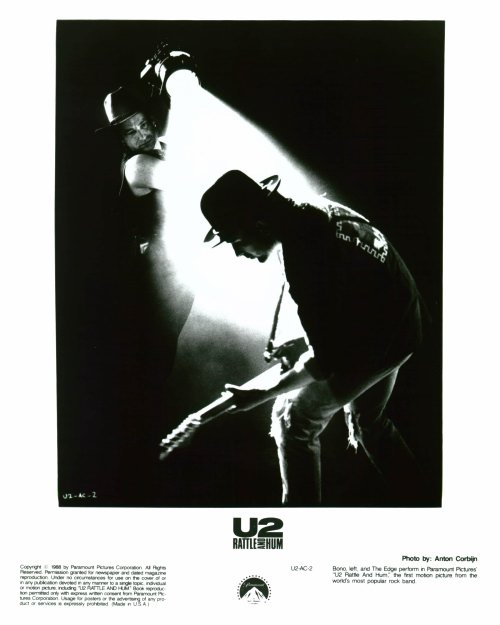 u2peru's tweet photo. U2: RATTLE AND HUM the movie, de aniversario!!!
El rockumental que llevó por primera vez a U2 al cine, cumple 35 años de su estreno mundial en Irlanda hoy!!! (27/10/1988) 🎂🎉
#RattleAndHum #U2 #U2RaH #35años #35years #RaH35 #U2RattleAndHum #RattleAndHum35 #U2history #efemerides https://t.co/R1uFHHmHje