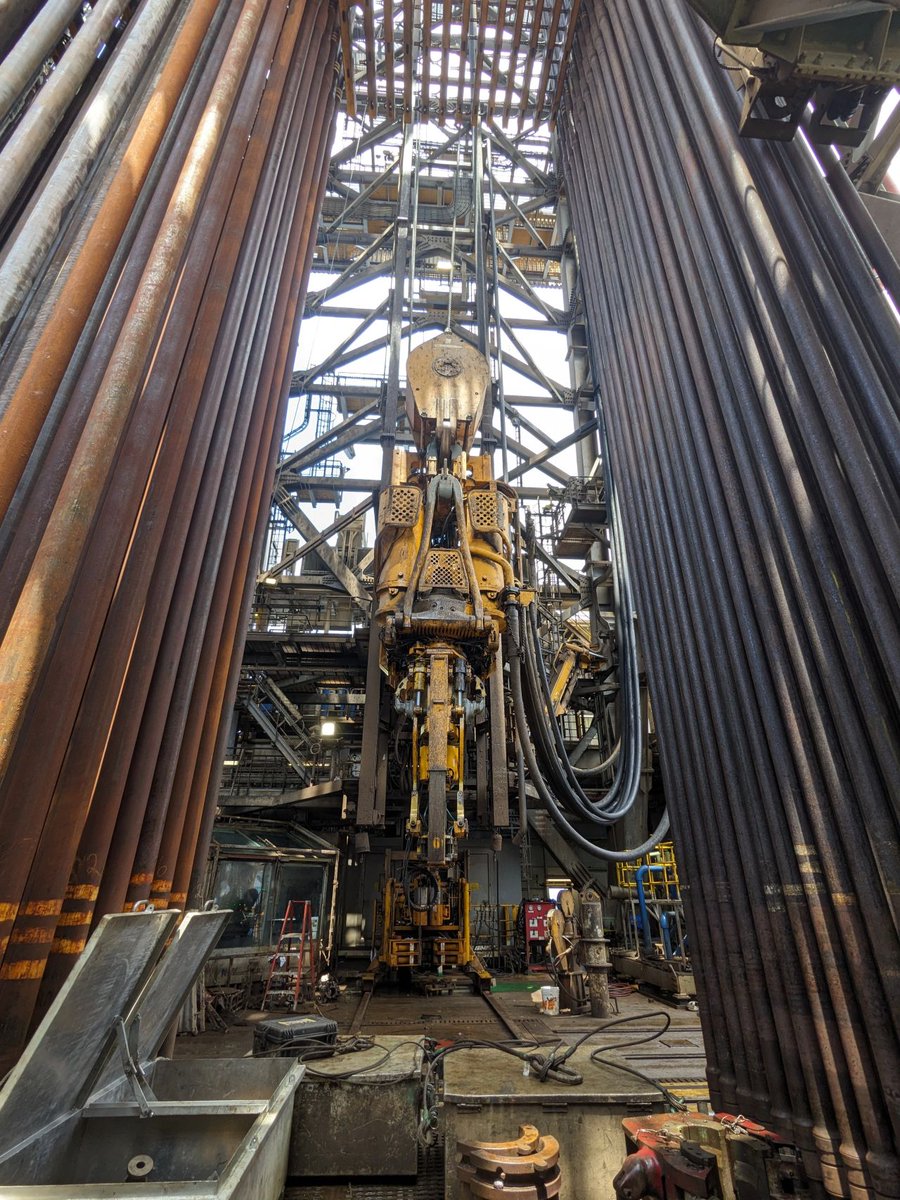SeadrillLtd's tweet photo. 🚀 Check out the latest tech update to the #WestNeptune!
💡 Partnered with #ISIT and #AllRig, our Technical Services Reliability Team has deployed a condition-based monitoring (CBM) system using revolutionary #IIoT equipment monitoring tech.
#SettingTheStandard #oilandgas https://t.co/bB6yhdrgWN