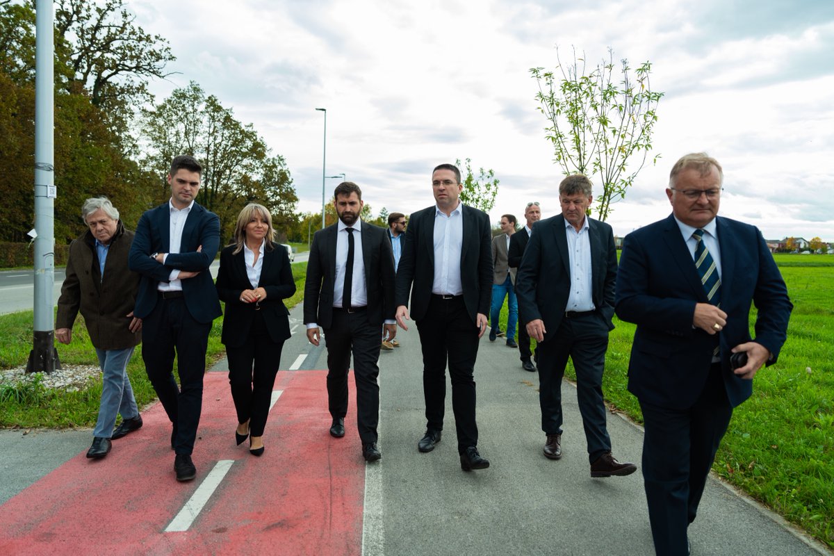 EPPGroup's tweet photo. For two days, we visited EU-funded projects in Croatia and Slovenia.

This was the first #EPPCohesionMonitoring Mission. We will continue our missions on the ground to show the importance of EU funding at the local level.

1/2 https://t.co/YPAApulBvg