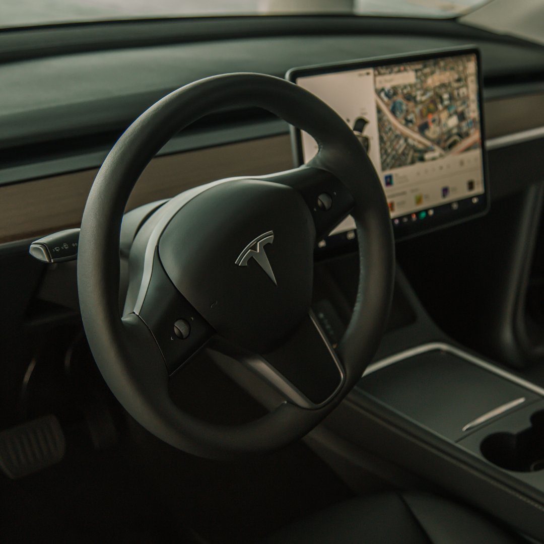 DriveJoulez's tweet photo. Meet the future of driving: the Tesla Model Y! 

⚡Up to 326 miles per charge
⚡ Fast: 0-60 mph in 4.8 seconds
⚡ Supercharger Network
⚡ Room for seven
⚡ Stunning infotainment system
⚡ Advanced safety features

Rent a Tesla Y here: https://t.co/XHyZ3l1bjX https://t.co/6AYP1ZhT7h
