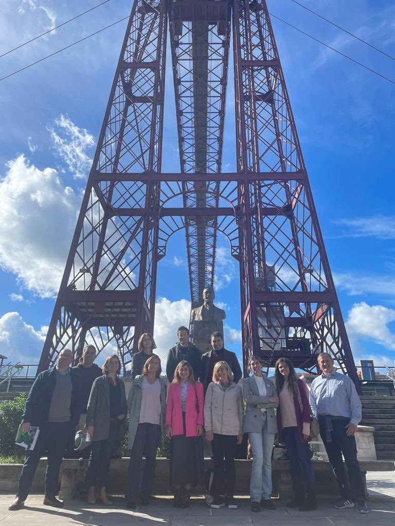 Hoy se ha celebrado un Top en el Puente Colgante en el que se ha conocido cómo a partir de la fuerza de voluntad, el valor de la ingeniería, el tesón y el trabajo en equipo se ha creado una estrategia de innovación en un entorno de patrimonio histórico-cultural privilegiado