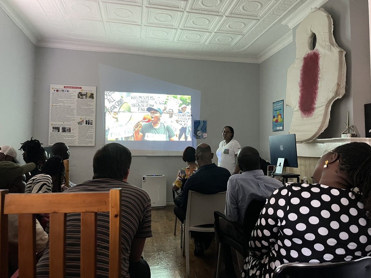 TuyeimoHaidula's tweet photo. #Freetobleed
Currently visiting @AmandlaMobi to learn about the community advocacy work they do. Grateful for the work being done by the @_AfricanUnion getting all of us into these spaces, fighting and coming together as a collective and powerful voices.
#AUMediaFellowship https://t.co/QitfDlP5bY