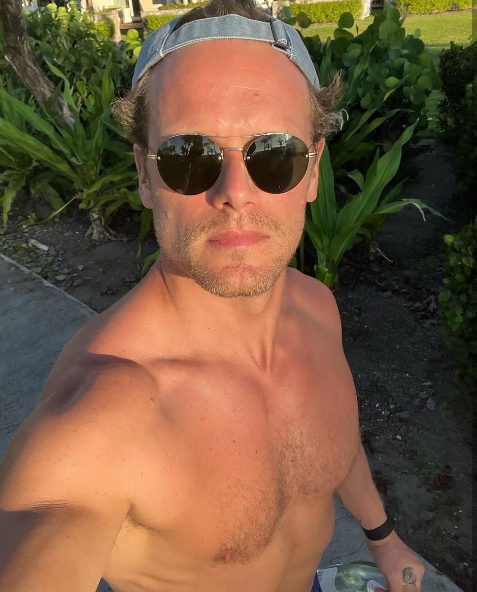 AleBella58's tweet photo. ....ehmmm....I don't know where to look!! OMG! 
#SamHeughan 
#DamnSam
#YouWillKillUsAll  🥵💨 https://t.co/DUcmH8afv4