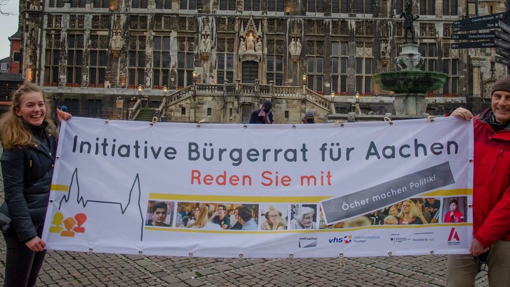 In the German city of Aachen, the first round of the permanent citizens' assembly begins. The topic: 'How can Aachen's city centre become an attractive shopping destination again?' buergerrat.de/en/news/citize… #CitizensAssembly
