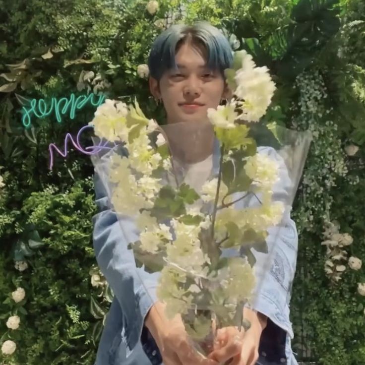 yawnzzno's tweet photo. @sserapalais Met kambekkkk eakkkk, asik bgt lagunya full english enakeun bgt pula lagunya ga berisik, keren pokoknya dahdahdahhh. Sukses slaluuuuuuu iyh @sawkkuraa @EUNCHAE06DC @TAJ06EUNCHAE
#PerfectNight_OutNow
#LESSERAFIM_PerfectNight https://t.co/szPcyAhr1C