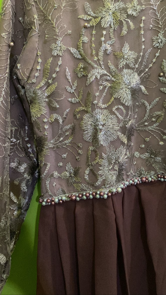 serendapity1's tweet photo. Mau preloved dress bridesmate punyaku, 1 kali pakai, biar gak menuhin lemari. 
Bahan: satin, tile+pollycotton
Size: fit to L (PB 135 cm, LD 96)
#PrelovedByIda https://t.co/YJnEV3GY3x