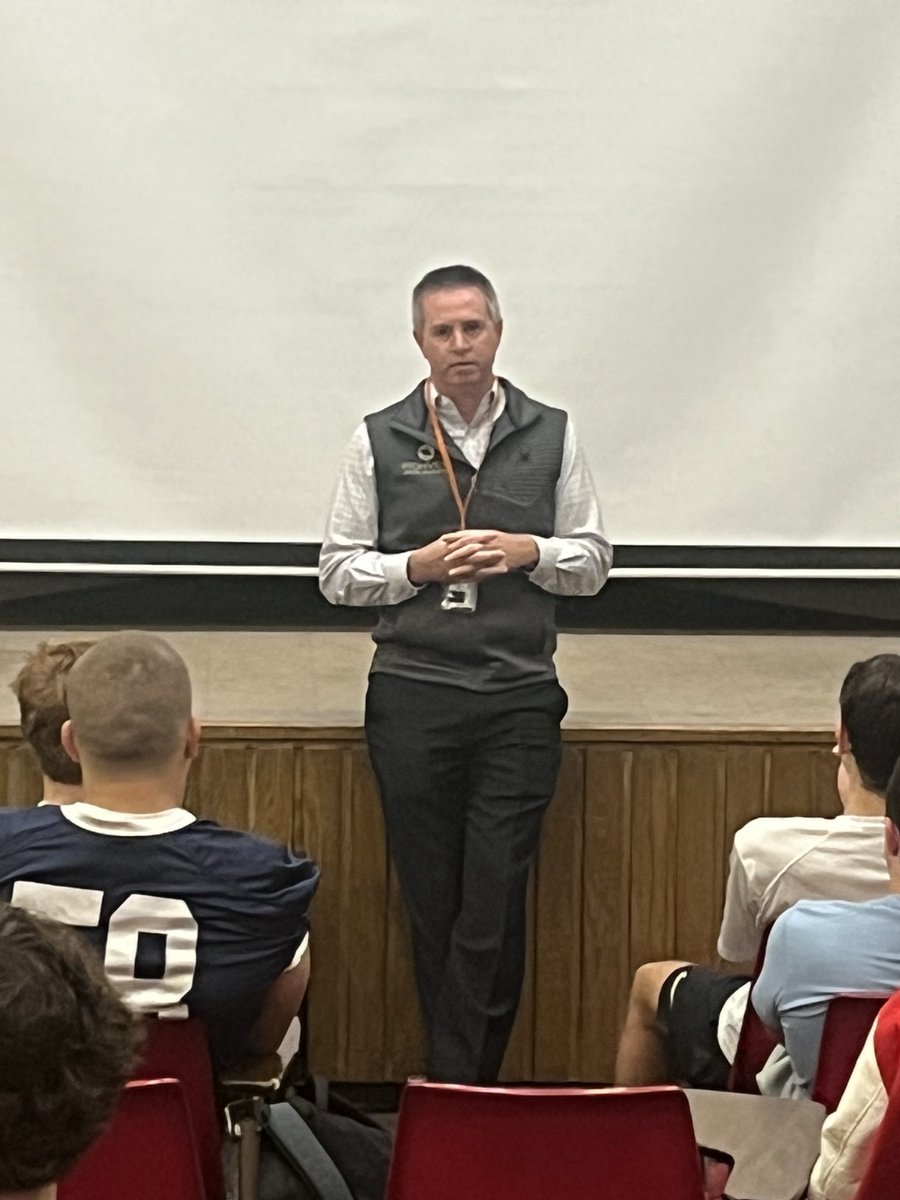 GarisMath's tweet photo. Mr Streit talking about finances and his path in the investment world. Thank you!! #InvestCG ⁦@CG_Wellness⁩ https://t.co/p5hdkWCFtn