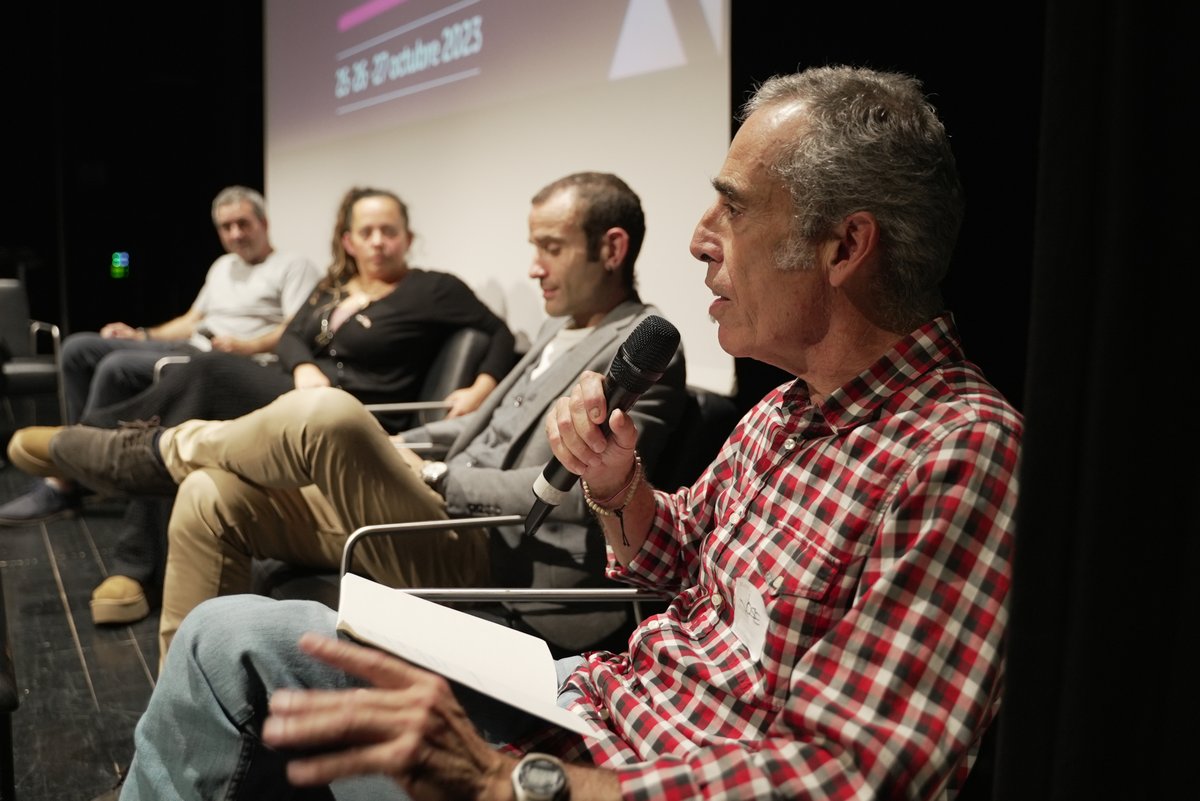 Surf Business Meeting tweet media