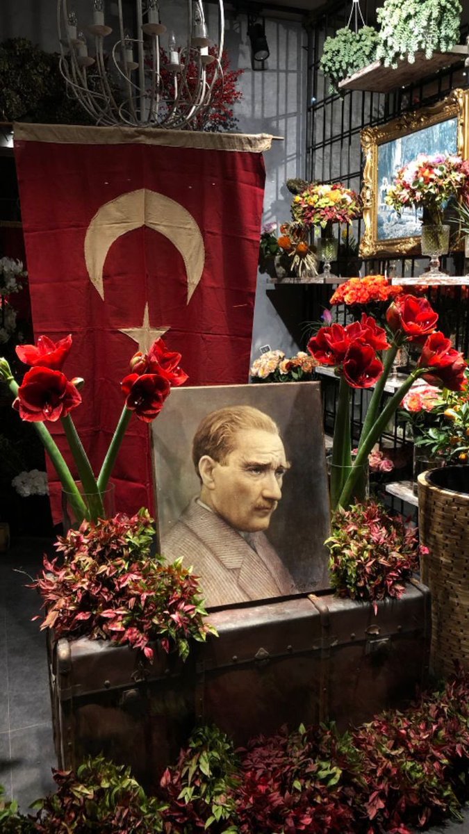 Açtığın yolda 
Gösterdiğin hedefe…🤍