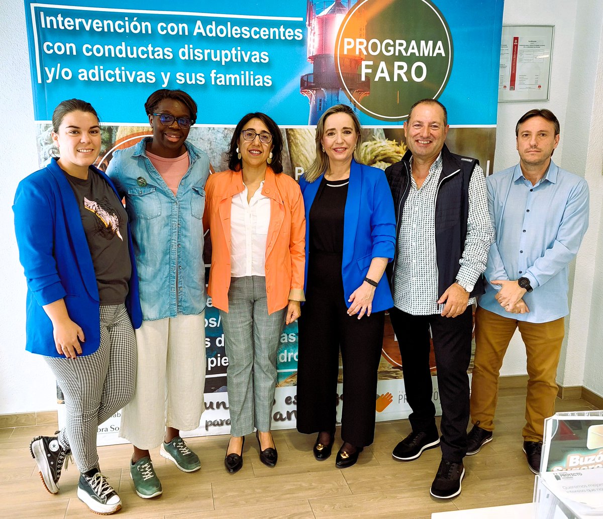 @CeliaLastra  Concejal de Acción Social y Cooperación del <a href="/ajuntamentelx/">Ayuntamiento de Elche - Ajuntament d'Elx</a> visita nuestro centro
 también han estado  <a href="/FundacionJPeran/">Fundación Juan Perán</a> ,  patrona de nuestra institución con Antonio Perán y <a href="/bernabeumaria70/">maria bernabeu</a>