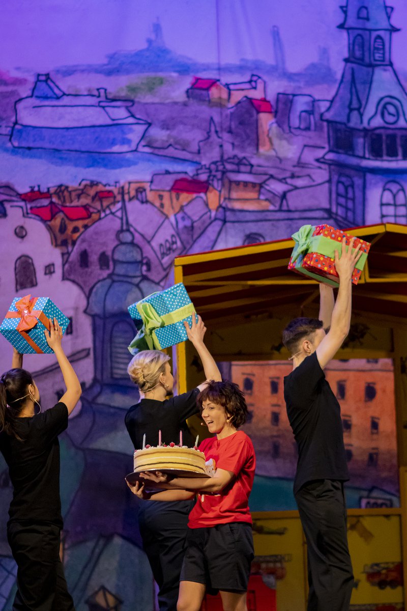 Lieliskas ziņas! 29.oktobrī plkst.16 Valmieras Kultūras centrā būs skatāms Astrīdas Lindgrēnes un Ārnes Oita mūzikls visai ģimenei “Karlsons”. Vairāk lasiet <a href="/Valmierasnovads/">Valmieras novads</a>: ej.uz/ki5z 

#music #Karlsons #Valmiera #bērniem