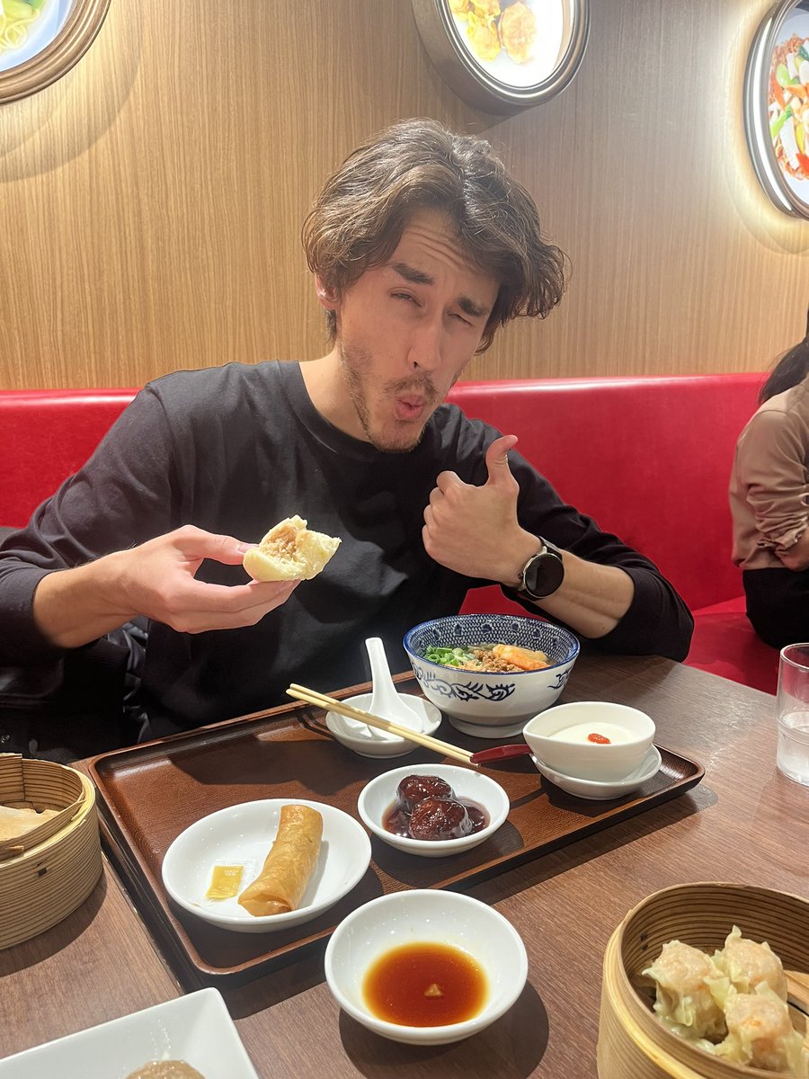 ulful159's tweet photo. 551に感動する外国人おった https://t.co/r12CXwM88h