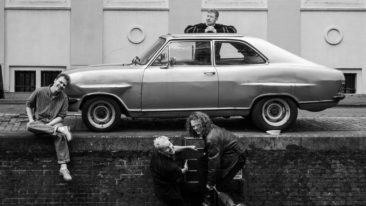 Op 𝐝𝐨 𝟐 𝐧𝐨𝐯 voegt 𝐂𝐚𝐬𝐩𝐞𝐫 𝐯𝐚𝐧 𝐝𝐞𝐫 𝐋𝐚𝐧𝐬 zich bij de jury tijdens de 2e voorronde van 𝐙𝐨𝐧𝐧𝐞𝐩𝐫𝐢𝐣𝐬 <a href="/ZonnehuisNL/">Zonnehuis</a>. Casper is muziekproducent en muzikant, bekend van bands als o.a. Personal Trainer en Teddy's Hit. Meer info: paradi.so/Zonneprijs-2nov