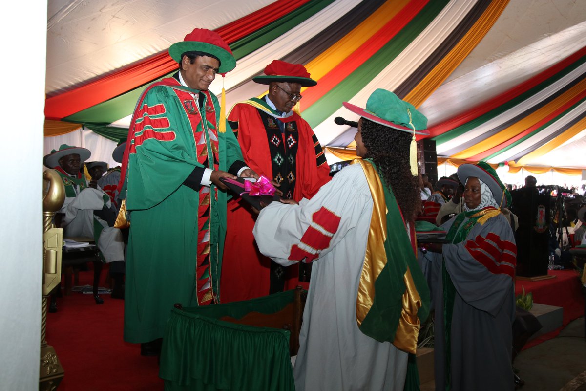 egertonunikenya's tweet photo. The Chancellor, Dr Narendra Raval during the congregation of #47EgertonGraduation https://t.co/4YmBszjVOx
