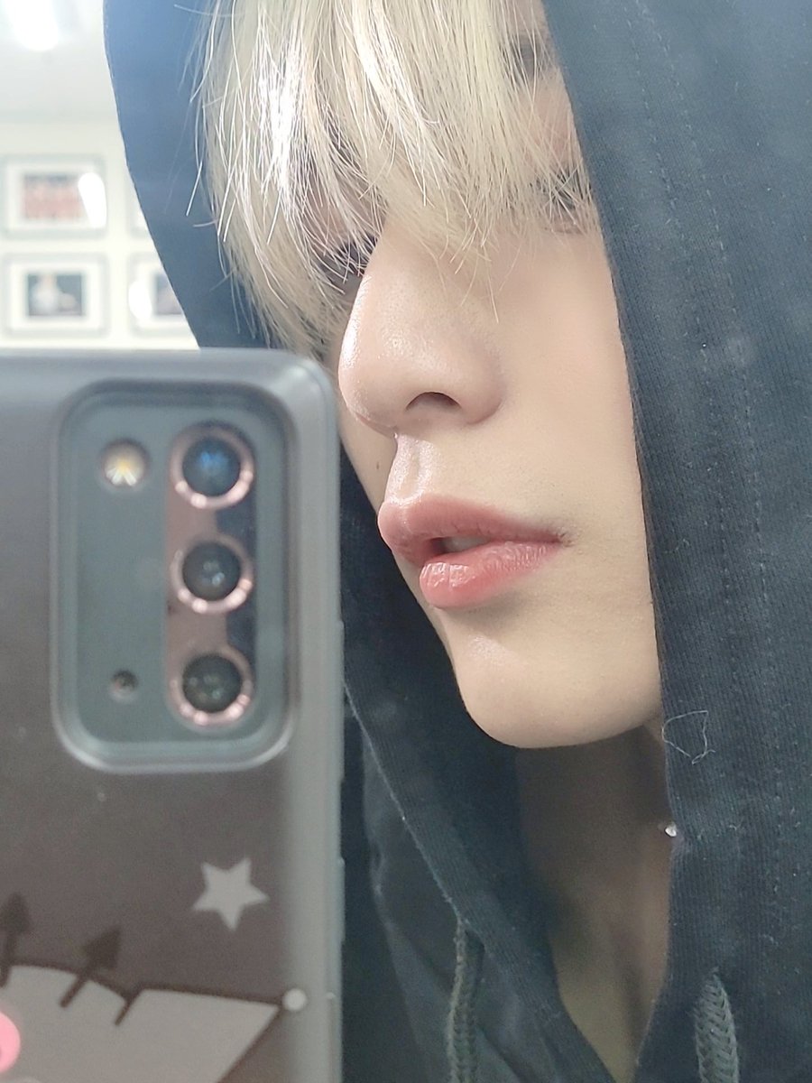 fantasyboys_mem's tweet photo. [#홍성민] 

すごくすごく大きな顔 

#FANTASYBOYS #판타지보이즈
#HONGSUNGMIN https://t.co/xFWUhGWsOw