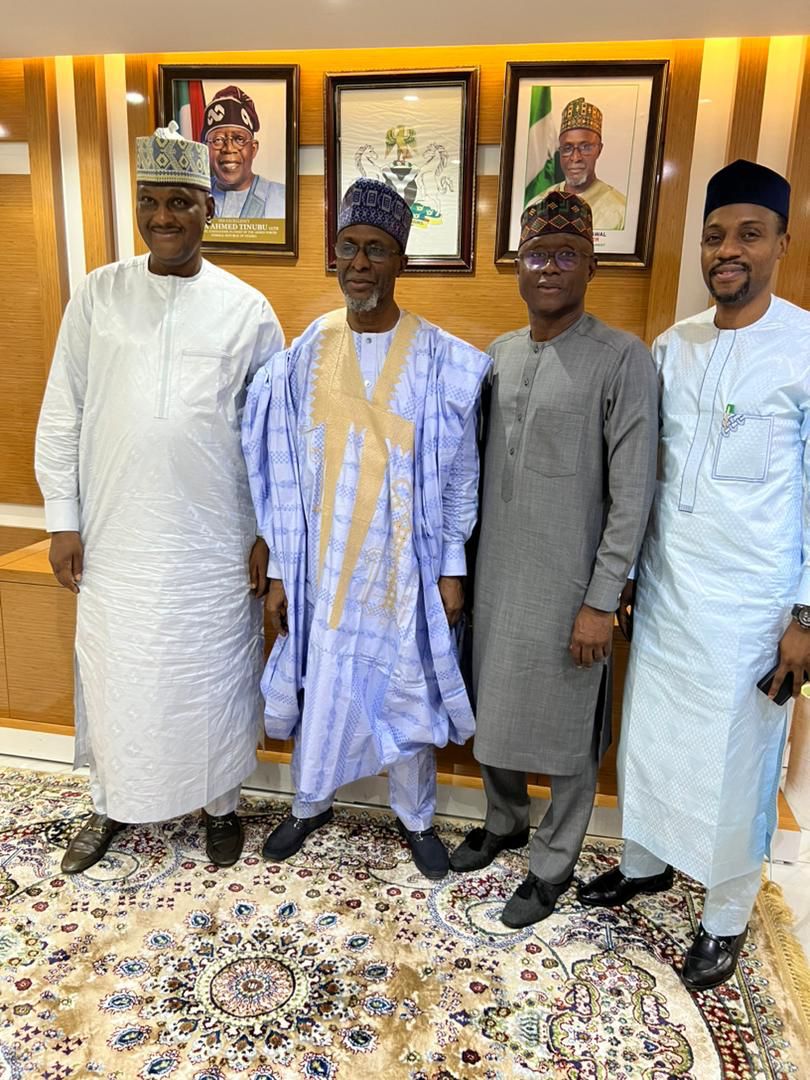 RayyanMovement's tweet photo. Masha Allah 🤝🤝🤝 https://t.co/xY6rJv3llQ
