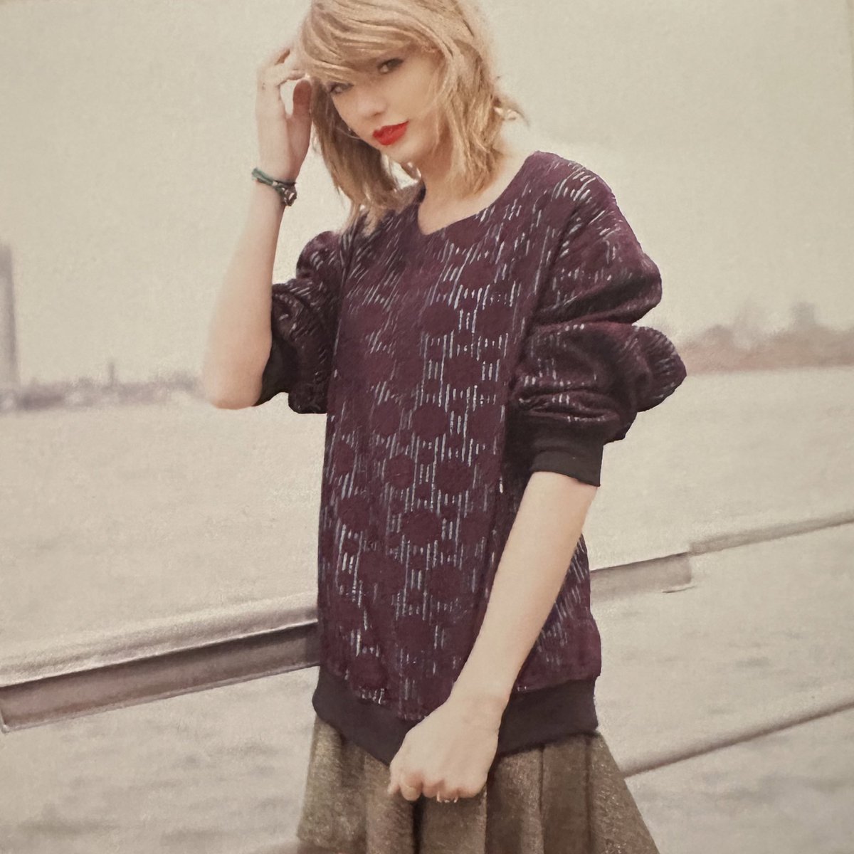 folklorechloe13's tweet photo. 1989 Taylor’s Version Polaroid Thread: https://t.co/ytQuOCrBAB
