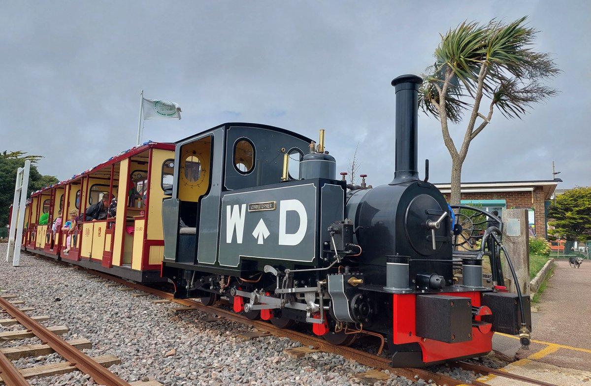 Steam trains will be running on Sunday 29th Oct - weather permitting. First train from Mewsbrook Park Station 10.40, First train from Norfolk Road Station 11.00. Details of timetable, fares and running days here: bit.ly/3ku0Og0