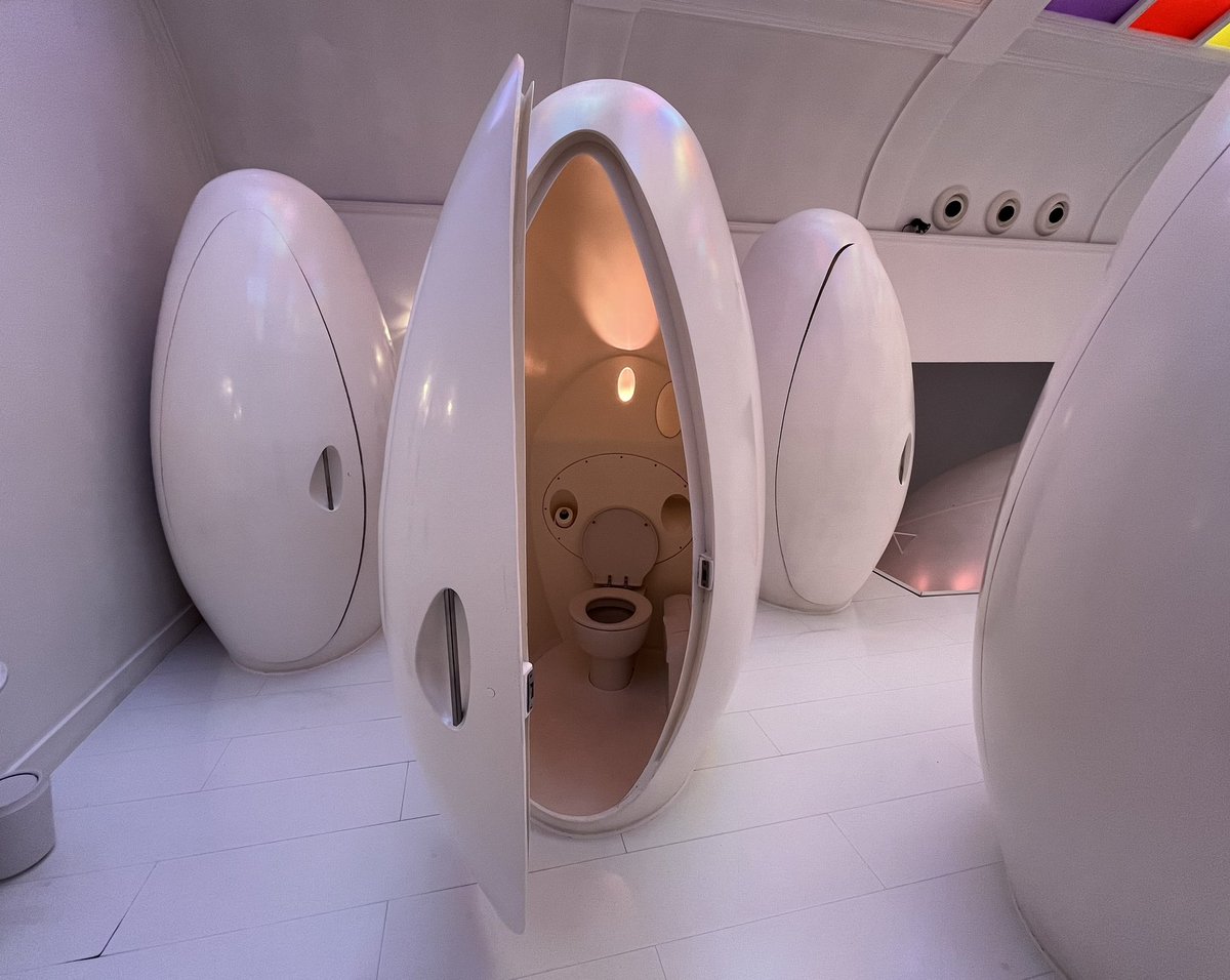 stillwell's tweet photo. At this age, I thought I had seen a ton of real estate ideas. And then I walk into this bathroom and it blows my mind (sketch in London) https://t.co/Jv4DMAktRu