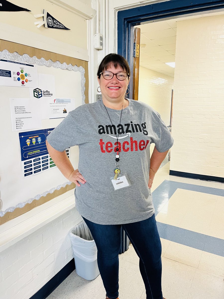 Happy Friday!🎉 The t-shirt says it ALL! 😊💚💙📚⁦<a href="/GriffinSpalding/">Griffin-Spalding K12</a>⁩