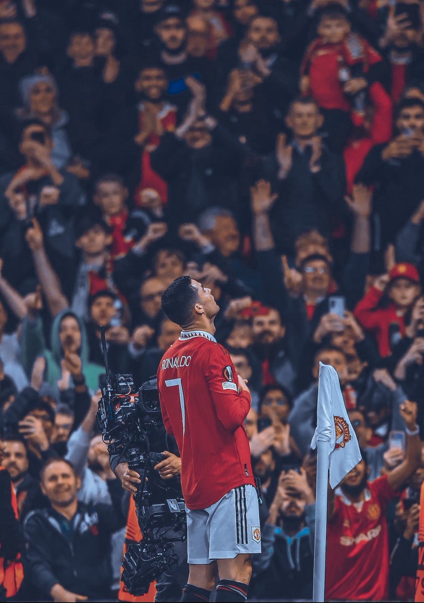 Cristiano Ronaldo is the most 𝐢𝐧𝐟𝐥𝐮𝐞𝐧𝐭𝐢𝐚𝐥 athlete of all time. A thread