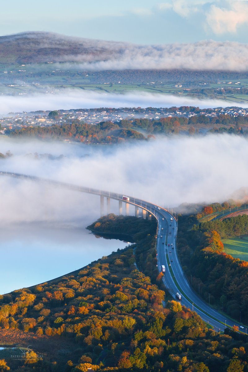 PatrykSadowski_'s tweet photo. Foggy morning today 📷
Nature presented us with some gorgeous views this morning. 😍
#foggyday #morning #foylebridge #derry #autumn https://t.co/w1gGagE8V0