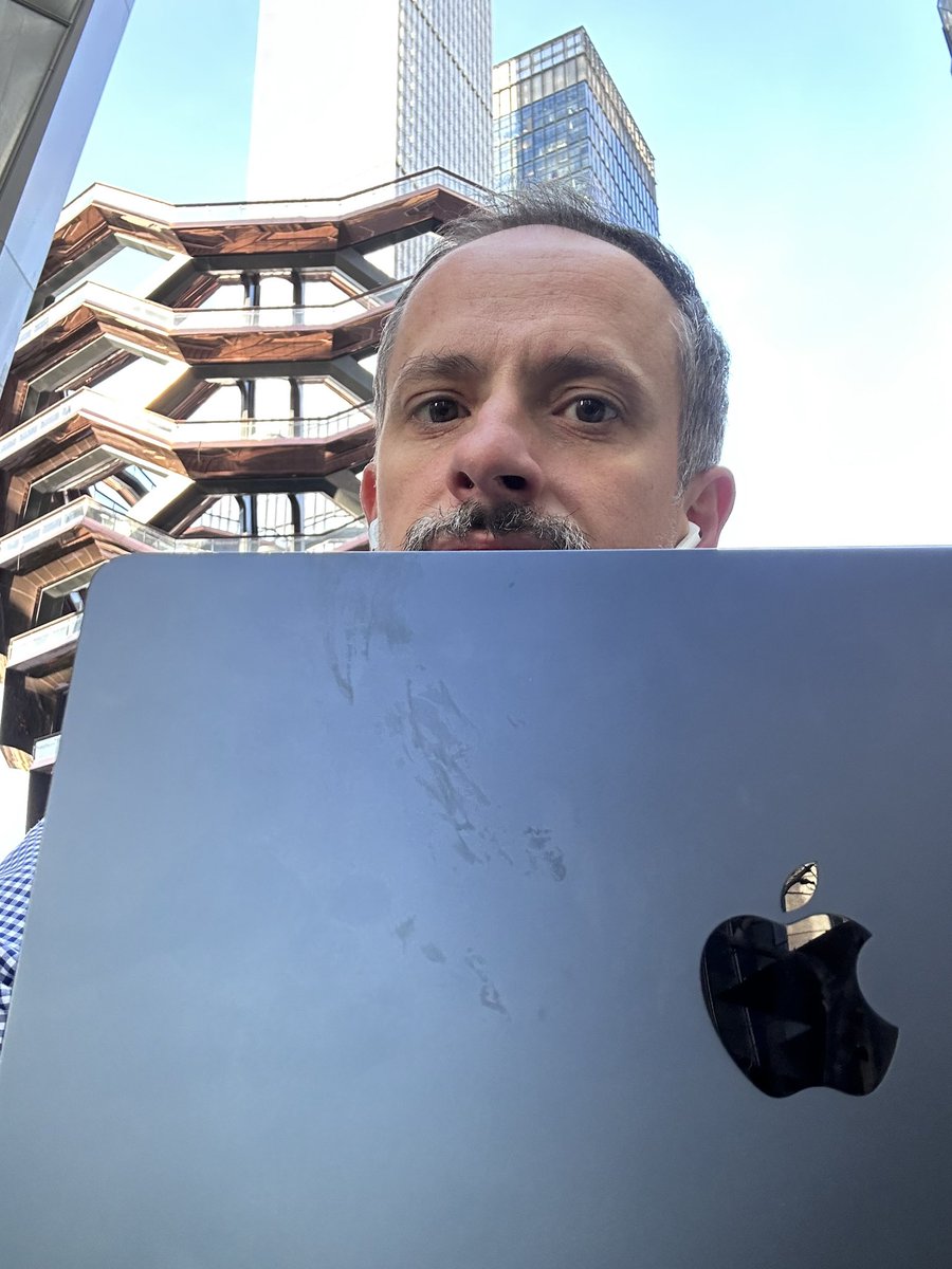 Lo_Zanzi's tweet photo. Yesterday got some job done in the beautiful #NYC before getting the train for #Boston @Harvard @harvardmed &amp; ready to have fun &amp; doing my best to support the best #science at an @NIH study section today! https://t.co/FFmT5nCyB2
