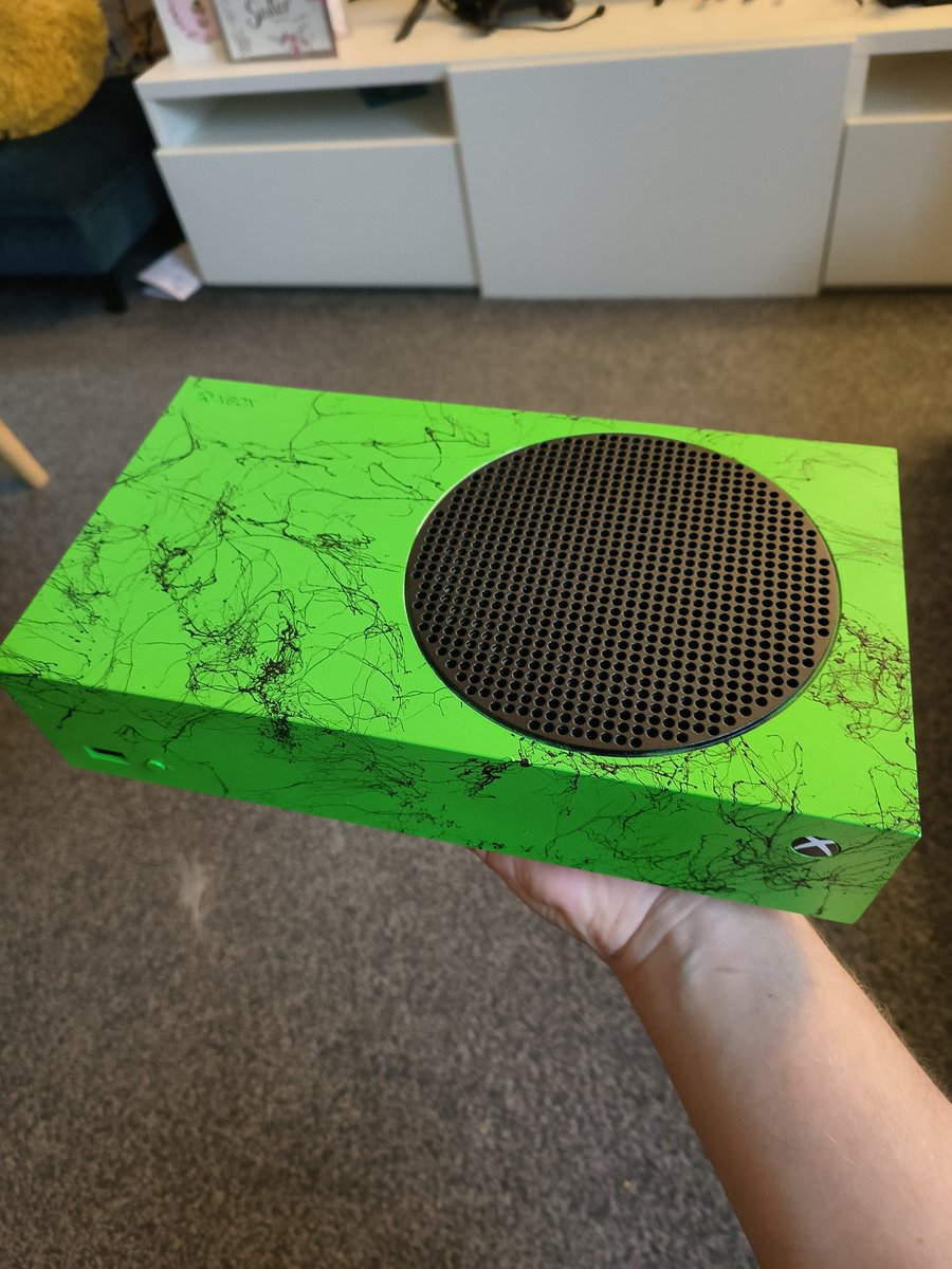 Tahhh dahhh Hopefully <a href="/Xbox/">Xbox</a> doesn't hate me too much after desecration of this Series S 🤣