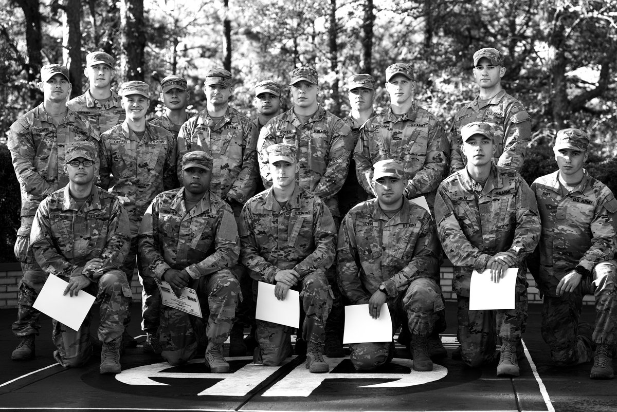 82ndABNDiv's tweet photo. "This is not an easy feat. The next step will be just as, if not more challenging, but always remember to push forward, dig deep and fight hard." Congratulations to each graduate we look forward to your blazing path in Ranger School!

#TransformTheDivision #AATW #RLTW #82ndSURT https://t.co/2l5vh5zPtz