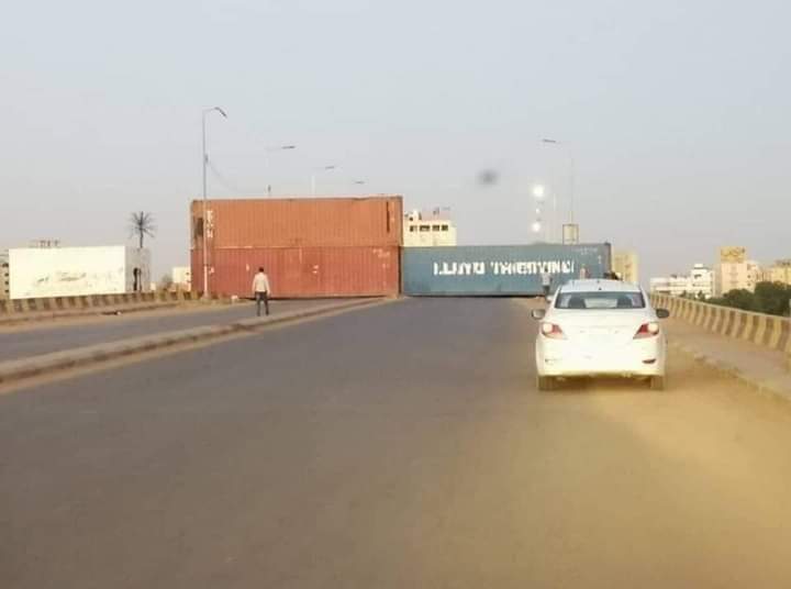 كنا كويسين بي حاوياتنا دي 
حبة بمبان وخرطوش خرطوشين والامور ماشه