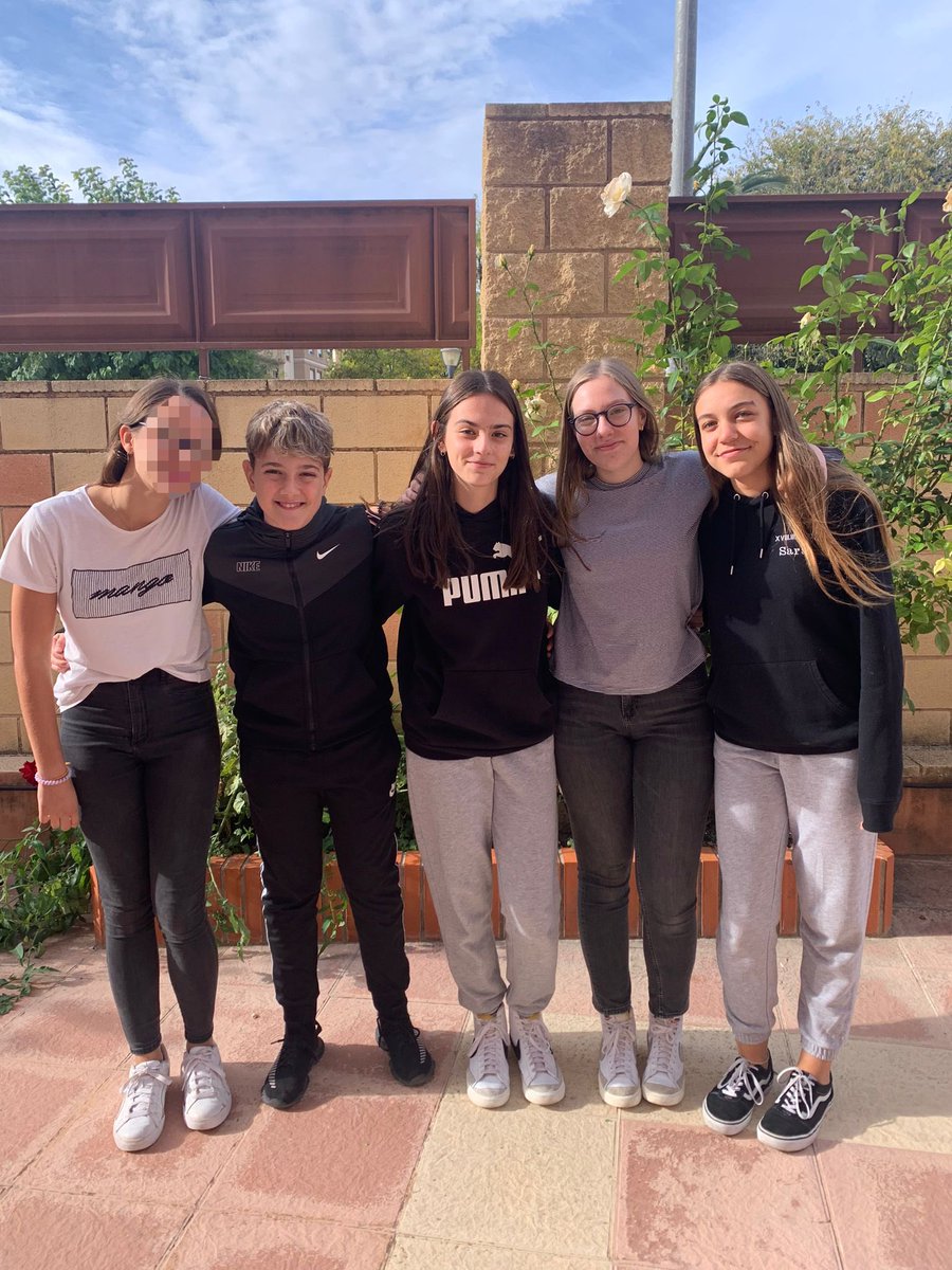 colemariaasunta's tweet photo. Un año más participamos en el VESS Innovation Challenge 🙌🏻 Este año se han presentado cinco proyectos realizados por estudiantes de 3o y 4o de ESO, de los cuales 3 han pasado a la semifinal y actualmente, dos de ellos son finalistas. 👏🏻 ¡Enhorabuena! https://t.co/a1SKsflxUs