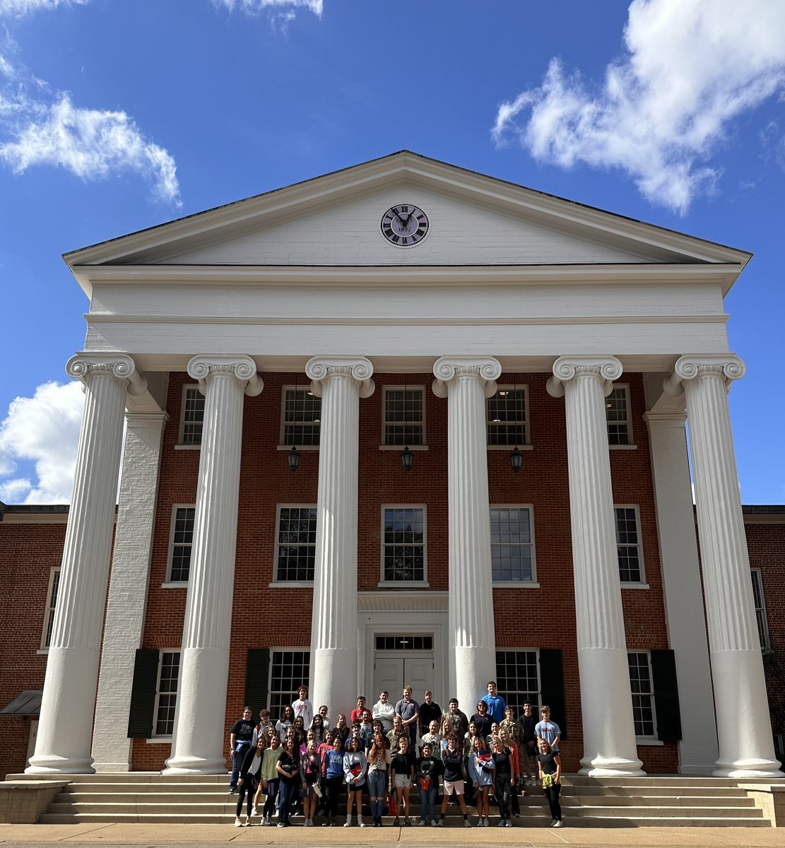 LHS students in AP English Language and Composition and AP English Literature and Composition visited the Department of English at the University of Mississippi Thursday, Oct. 26. Students got to attend a class in the Department of English, eat lunch, and tour campus.