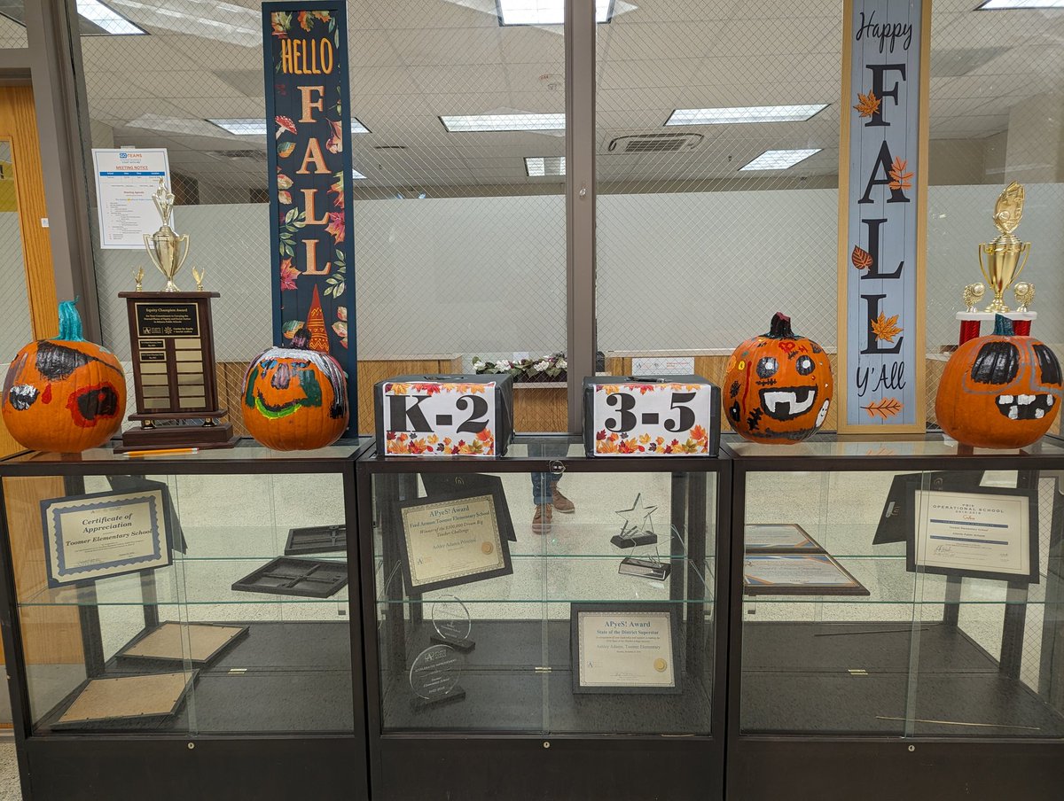 Benjamin Mueller (@mrmuellerarts) on Twitter photo Just the Art Club working on some decorations for the Fall Festival today. All sides are painted, so check them out from different angles!
<a href="/ToomerES/">Toomer Elementary School</a> <a href="/Inbrownsbag/">Caroline Brown</a> #apsarts <a href="/FAToomerPTA/">Fred A. Toomer PTA</a> Just the Art Club working on some decorations for the Fall Festival today. All sides are painted, so check them out from different angles!
<a href="/ToomerES/">Toomer Elementary School</a> <a href="/Inbrownsbag/">Caroline Brown</a> #apsarts <a href="/FAToomerPTA/">Fred A. Toomer PTA</a>