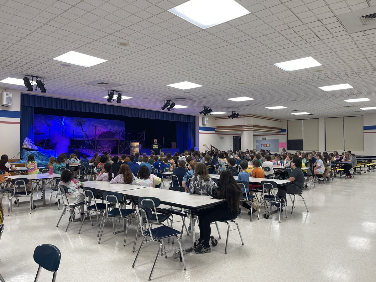WGMSMusic's tweet photo. The cast and crew of “Rudolph” from WGIS checking out the cast and crew of “Once on this Island” at CMS! Thanks for having us! #musical #drama #shows https://t.co/nM0Wx0NqZ2