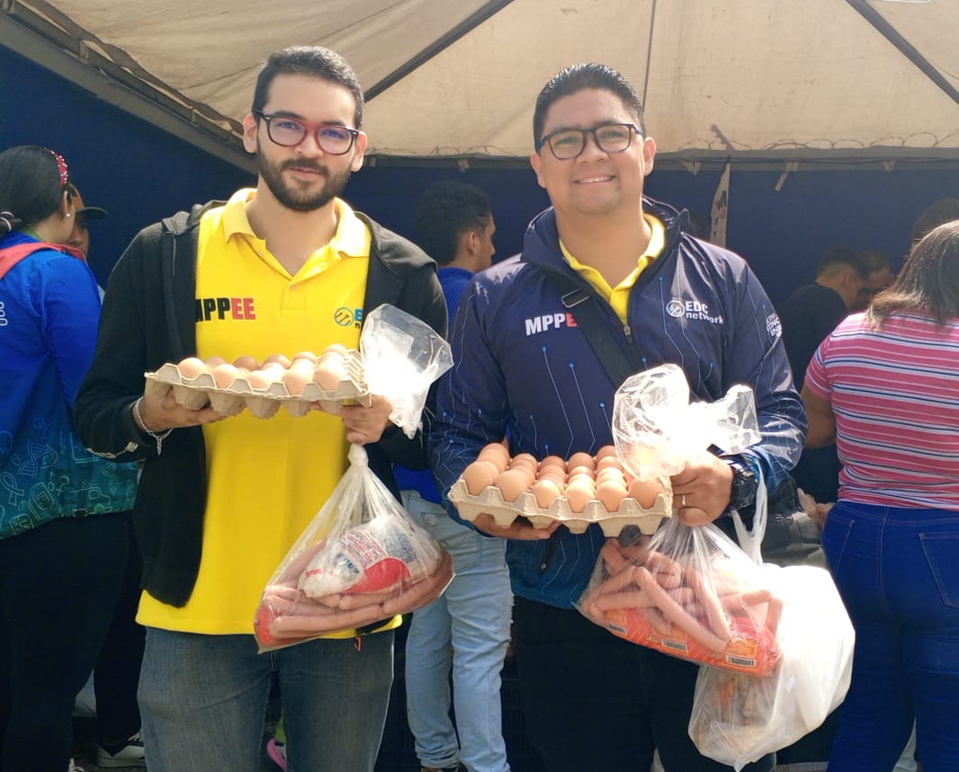 Funsasen1's tweet image. En el marco del XIV Aniversario del @mppeevzla
(MPPEE); #Asoelec #Fasmeevzla y #Funsasen realizaron una Jornada de Articulación Social para ofrecer atención médica e integral a los trabajadores del SEN.
@NestorLReverol
#DiálogoConvivenciaYPaz