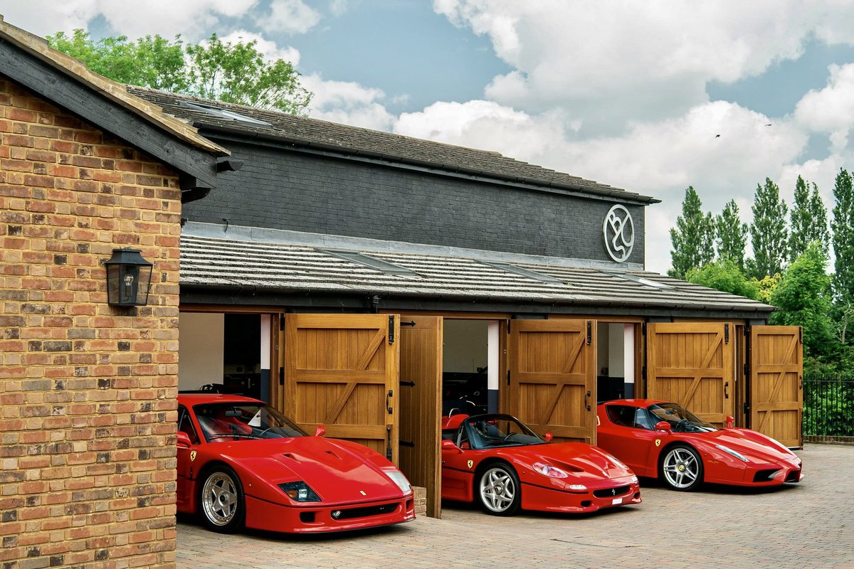 Which one to take out on a Friday?! 
#FerrariFriday #Ferrari #FerrariF40 #FerrariF50 #FerrariEnzo #supercars #Dreamgarage