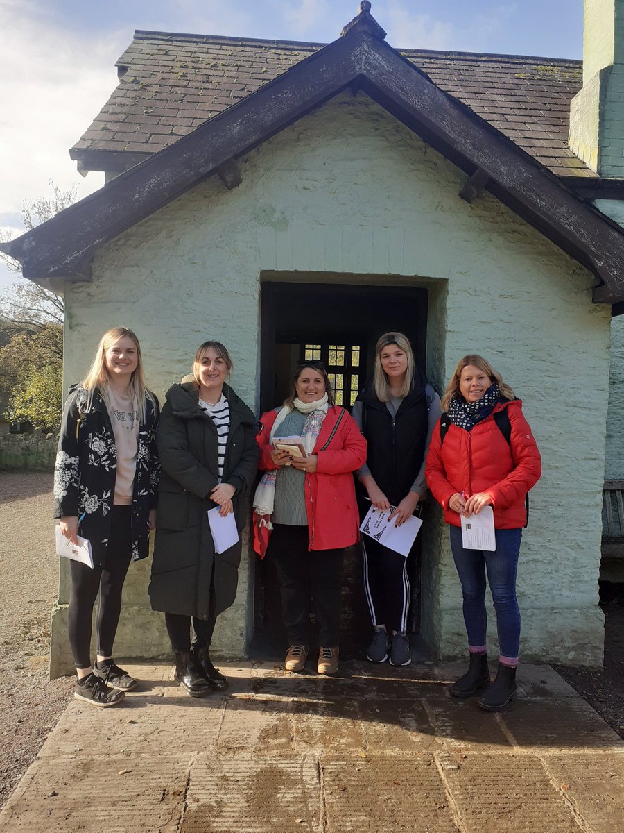 Siân Tiwtor tweet media