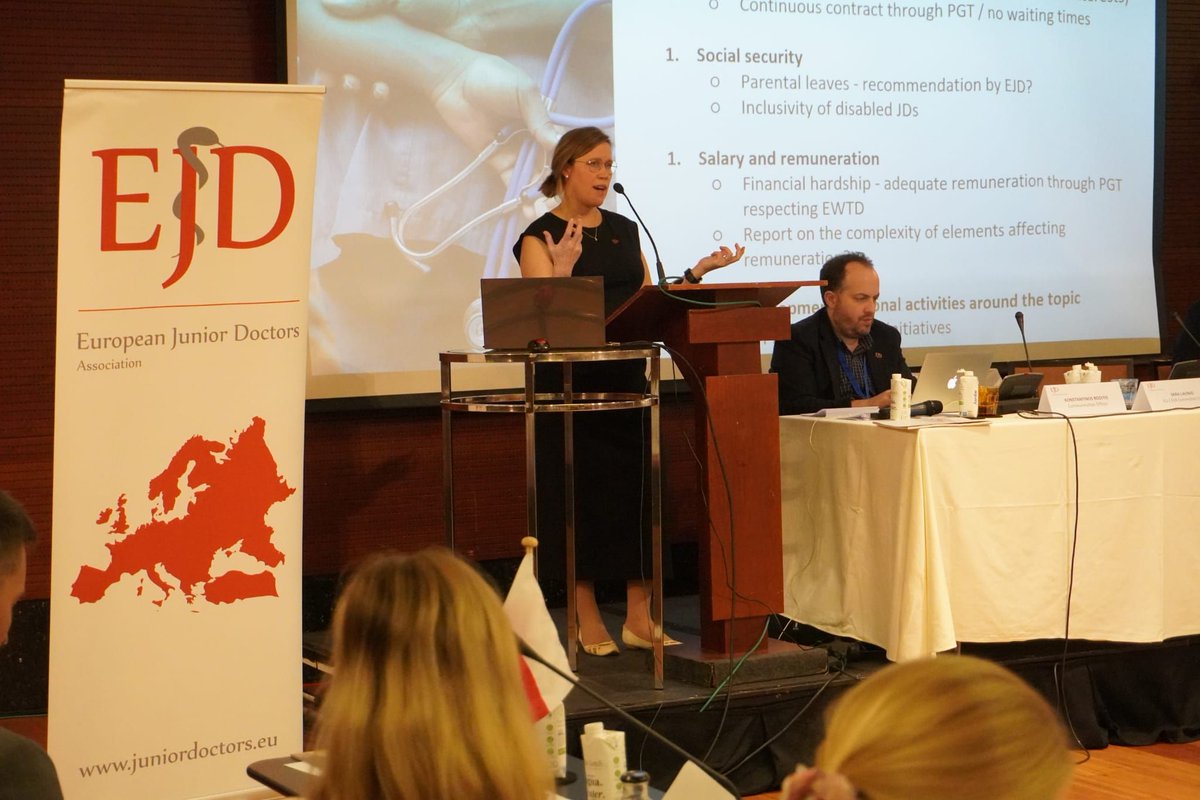 ejdpwg's tweet image. The EU/EEA Committee has just convened at #EJDAM2023 in #Murcia. @SaraLaunio, the committee chair, discussed various issues, including the presence of medical deserts in Europe. Also, preliminary results from EJD's survey on #juniordoctors ' salaries were presented.