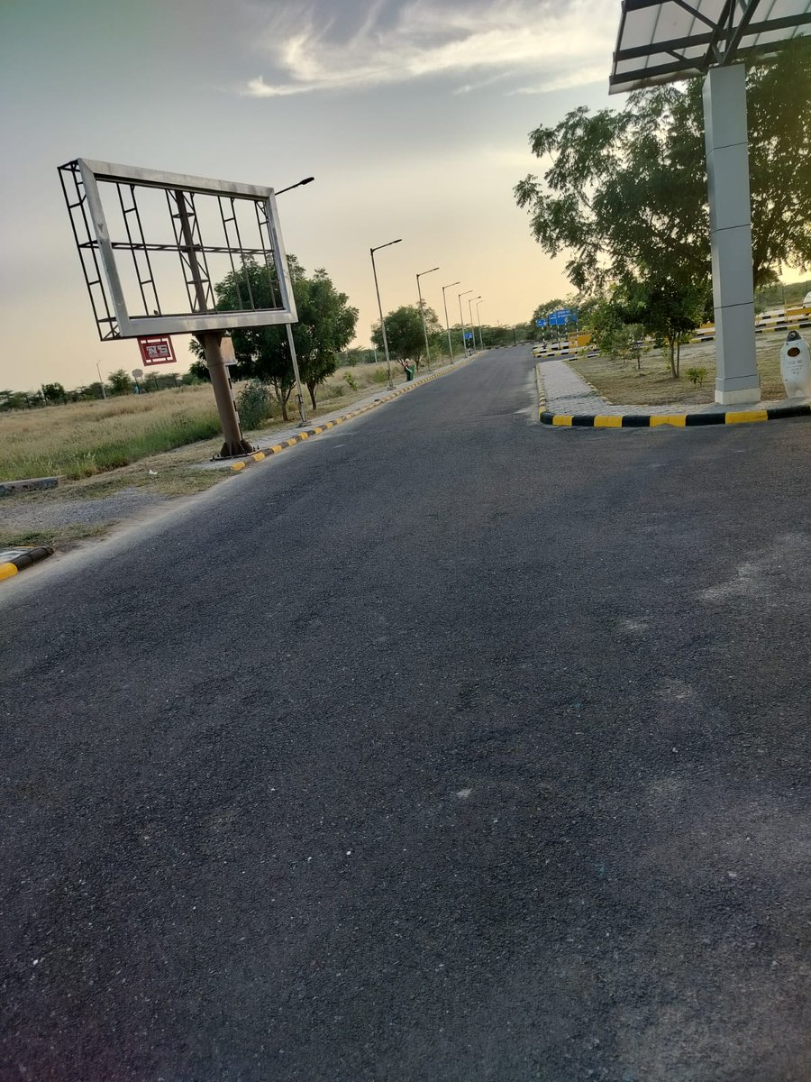 BikanerAirport's tweet photo. #Specialcompaign3.0 के तहत  सिविल हवाई अड्डा बीकानेर पर स्टाफ द्वारा साफ सफाई जारी. 
#CleanIndia #AirportCleanliness 
@AAI_Official @aaiRedNR https://t.co/WfEGlH7Igp