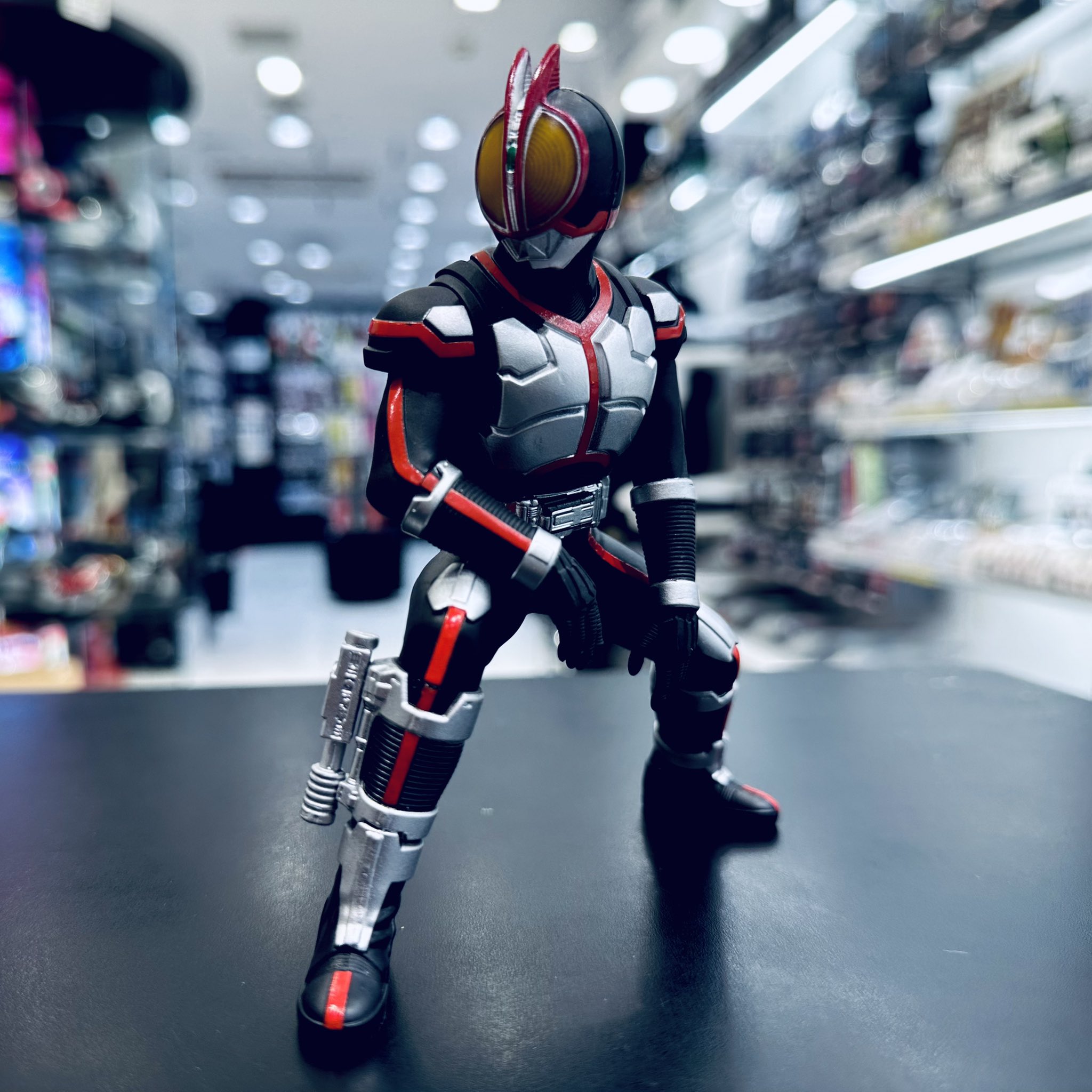 【美品】仮面ライダーファイズ　コスプレ用スーツ（塗装済み完成品／未塗装品） 61FdkkXVtcL._UF894,1000_QL80_.jpg