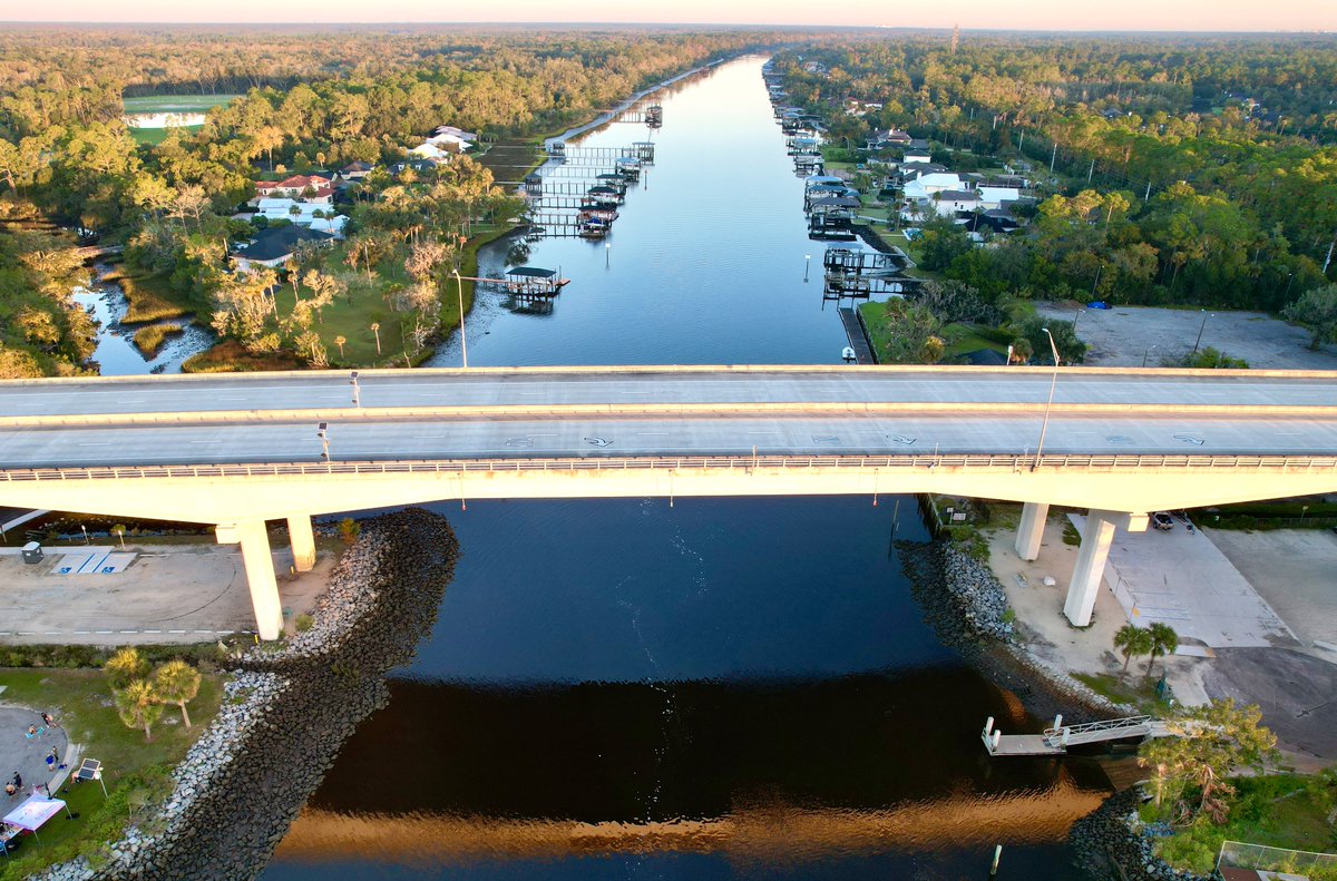 chrisgambino's tweet photo. Who runs over a bridge, back and forth multiple times…for fun? Oh yeah, we do! #dohardthings #notarunner #runanyway #fridayfeeling https://t.co/tIZaQxDbFx
