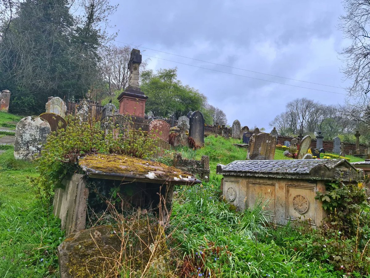 #31DaysofGraves 

Day 27:

Landscape 

St Leonard Ribbesford 

#graveyard #gravestones #burialground #cemetary #worcestershire #ribbesford #stleonard
